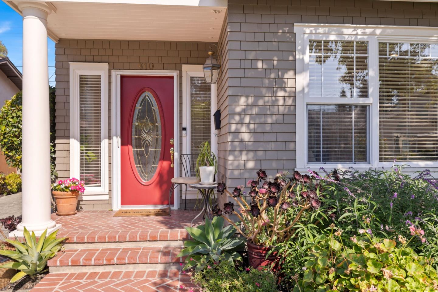Detail Gallery Image 2 of 36 For 610 Gilroy Dr, Capitola,  CA 95010 - 2 Beds | 2/1 Baths