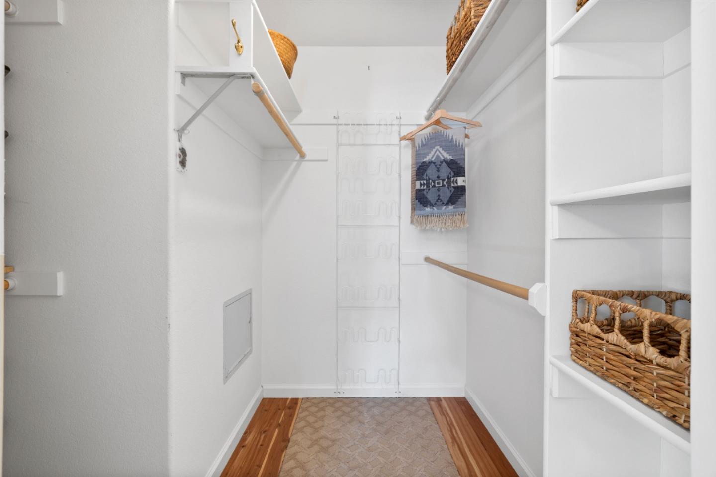 Detail Gallery Image 21 of 36 For 610 Gilroy Dr, Capitola,  CA 95010 - 2 Beds | 2/1 Baths