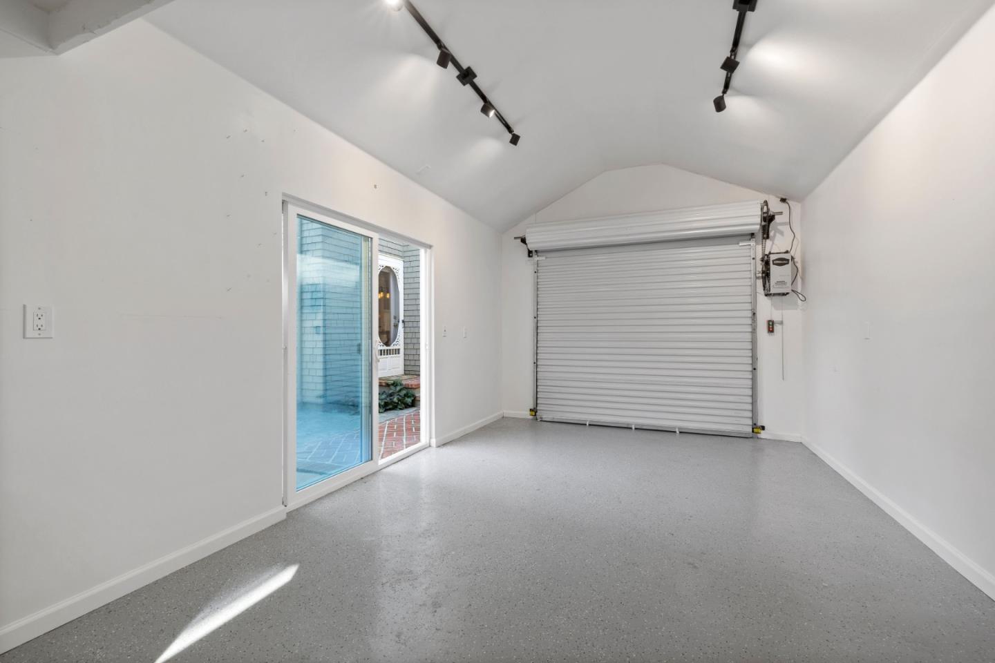 Detail Gallery Image 28 of 36 For 610 Gilroy Dr, Capitola,  CA 95010 - 2 Beds | 2/1 Baths
