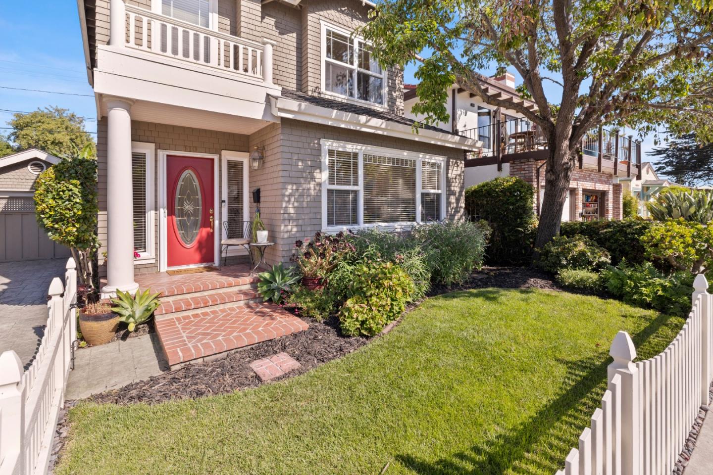 Detail Gallery Image 4 of 36 For 610 Gilroy Dr, Capitola,  CA 95010 - 2 Beds | 2/1 Baths