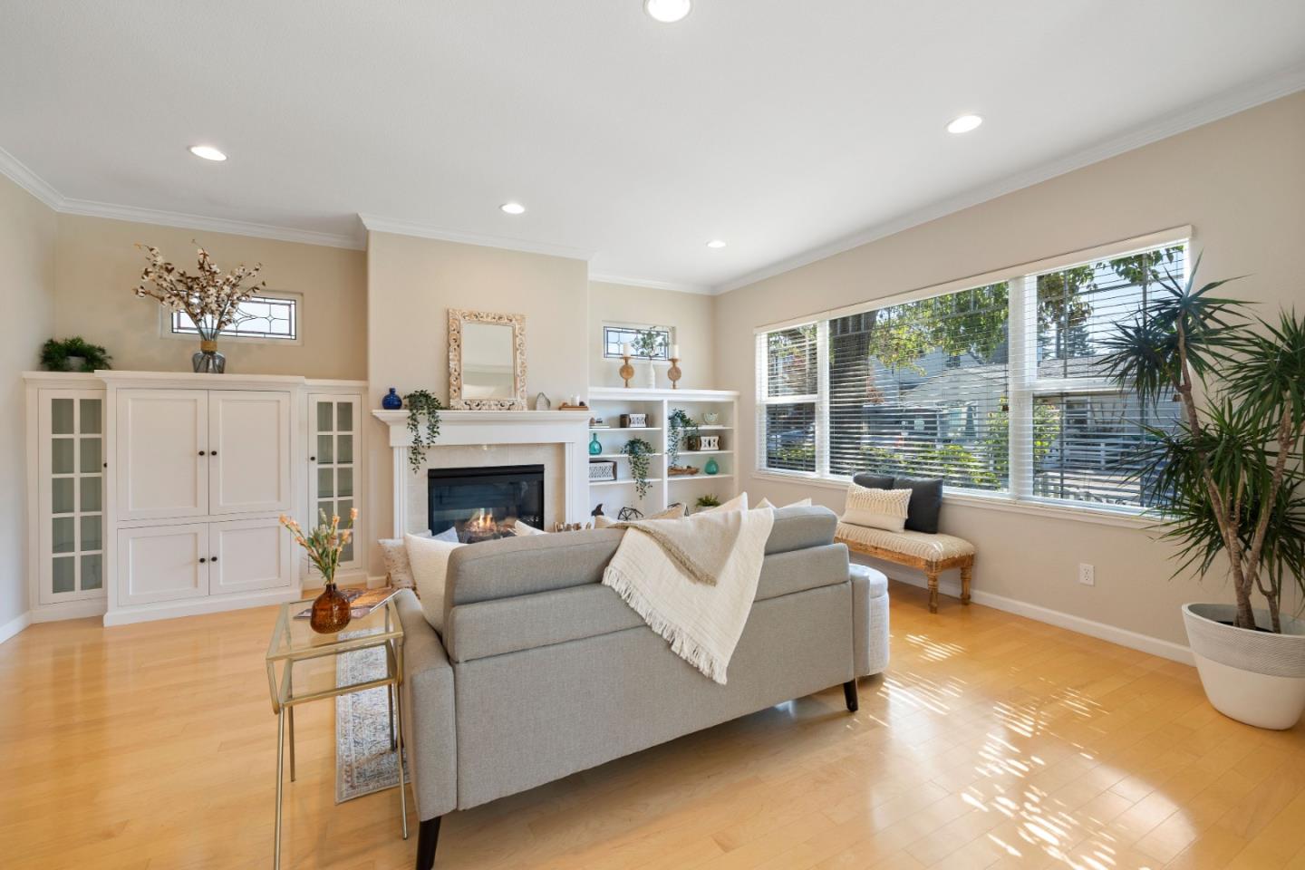 Detail Gallery Image 8 of 36 For 610 Gilroy Dr, Capitola,  CA 95010 - 2 Beds | 2/1 Baths