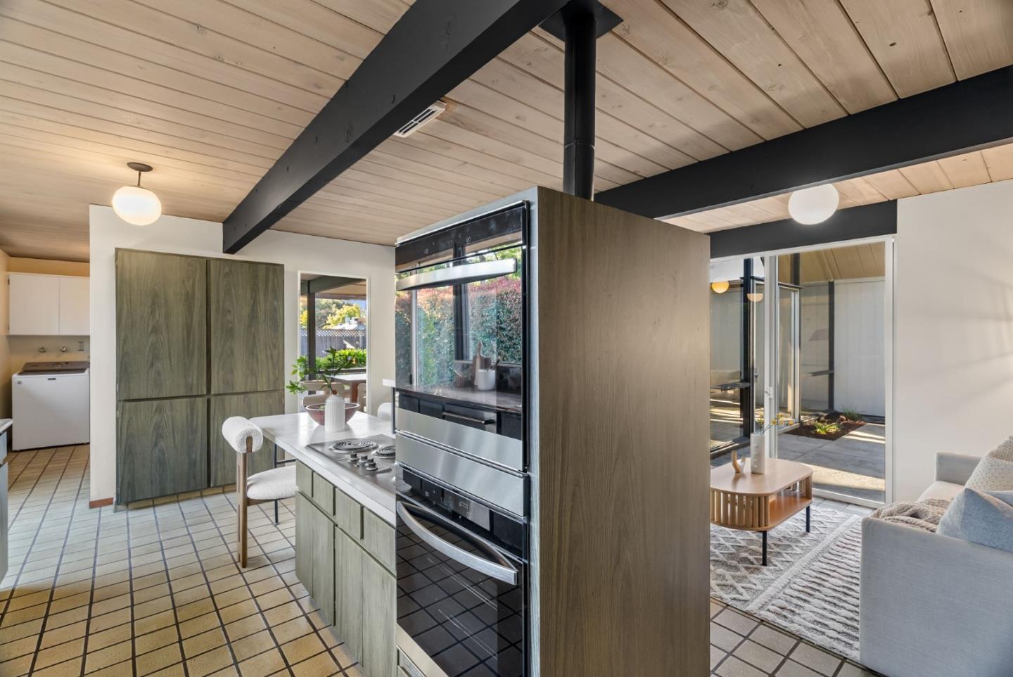 Detail Gallery Image 14 of 36 For 1339 Lennox Way, Sunnyvale,  CA 94087 - 4 Beds | 2 Baths