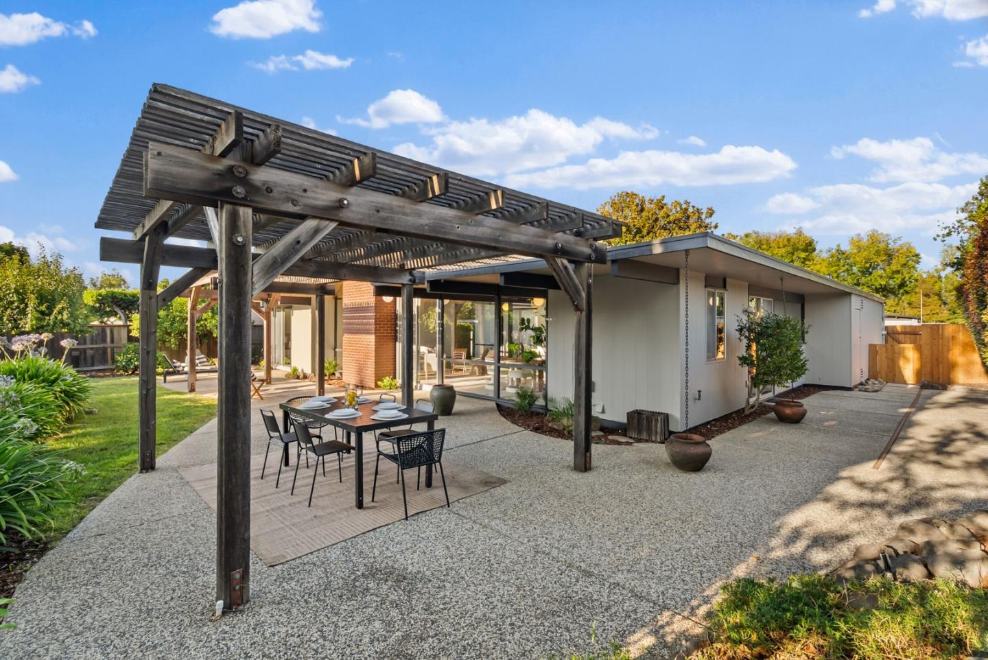 Detail Gallery Image 33 of 36 For 1339 Lennox Way, Sunnyvale,  CA 94087 - 4 Beds | 2 Baths