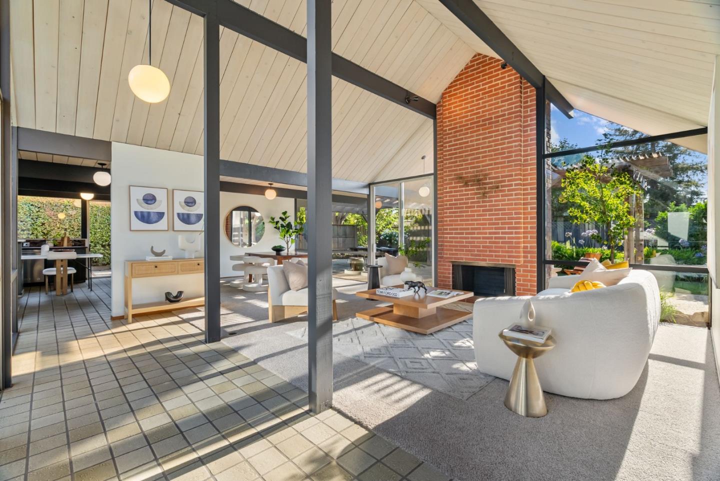 Detail Gallery Image 5 of 36 For 1339 Lennox Way, Sunnyvale,  CA 94087 - 4 Beds | 2 Baths