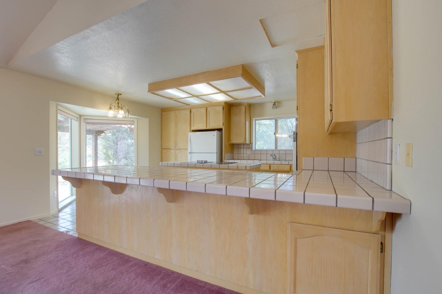 Detail Gallery Image 10 of 36 For 6460 Cabernet Dr, Hollister,  CA 95023 - 4 Beds | 2/1 Baths