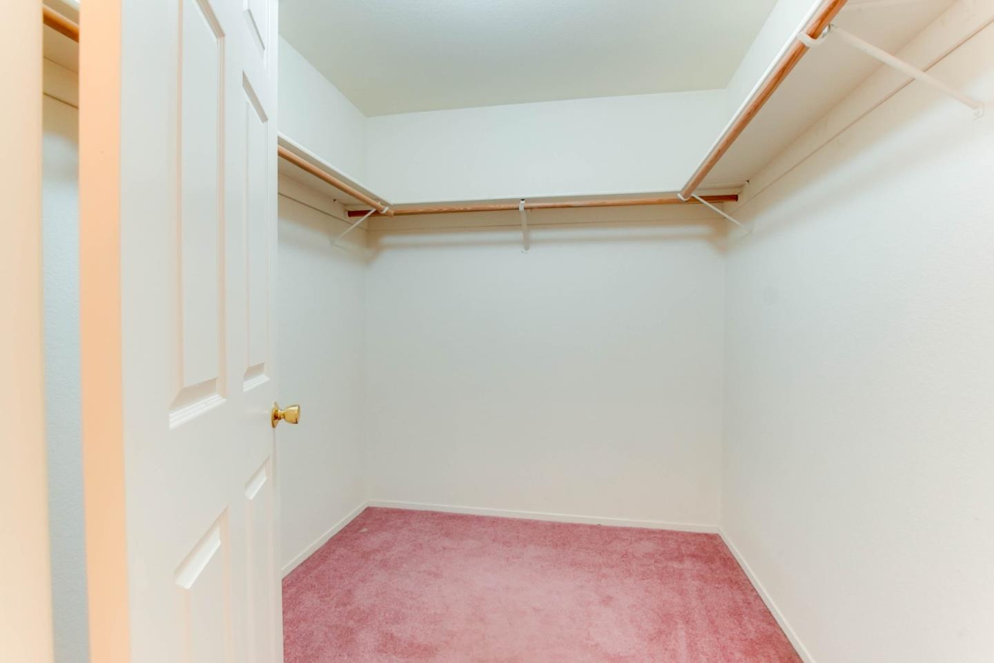 Detail Gallery Image 20 of 36 For 6460 Cabernet Dr, Hollister,  CA 95023 - 4 Beds | 2/1 Baths