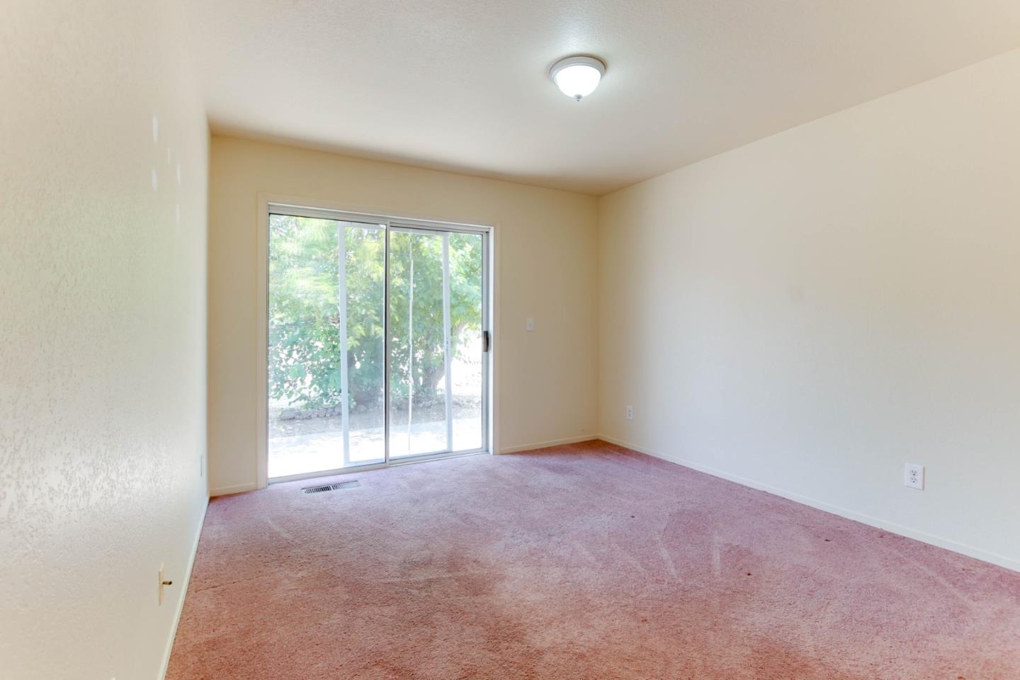 Detail Gallery Image 21 of 36 For 6460 Cabernet Dr, Hollister,  CA 95023 - 4 Beds | 2/1 Baths