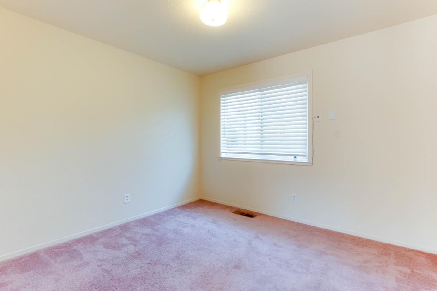 Detail Gallery Image 25 of 36 For 6460 Cabernet Dr, Hollister,  CA 95023 - 4 Beds | 2/1 Baths