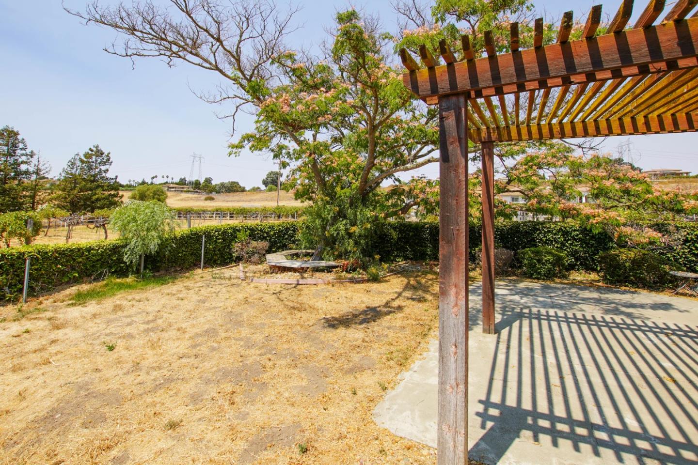 Detail Gallery Image 28 of 36 For 6460 Cabernet Dr, Hollister,  CA 95023 - 4 Beds | 2/1 Baths
