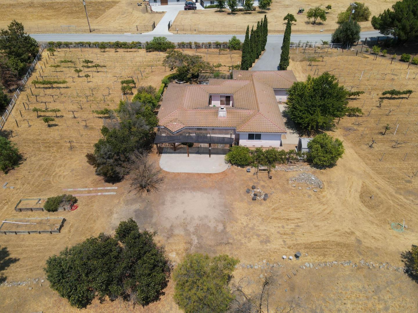 Detail Gallery Image 30 of 36 For 6460 Cabernet Dr, Hollister,  CA 95023 - 4 Beds | 2/1 Baths