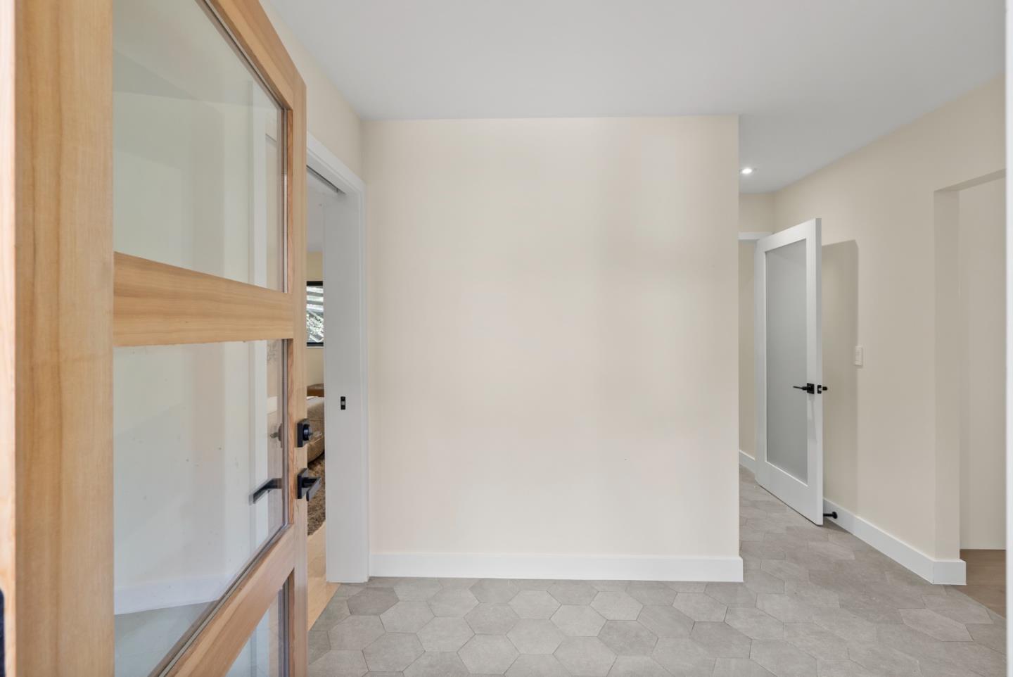 Detail Gallery Image 11 of 44 For 227 Winding Way, San Carlos,  CA 94070 - 4 Beds | 3 Baths