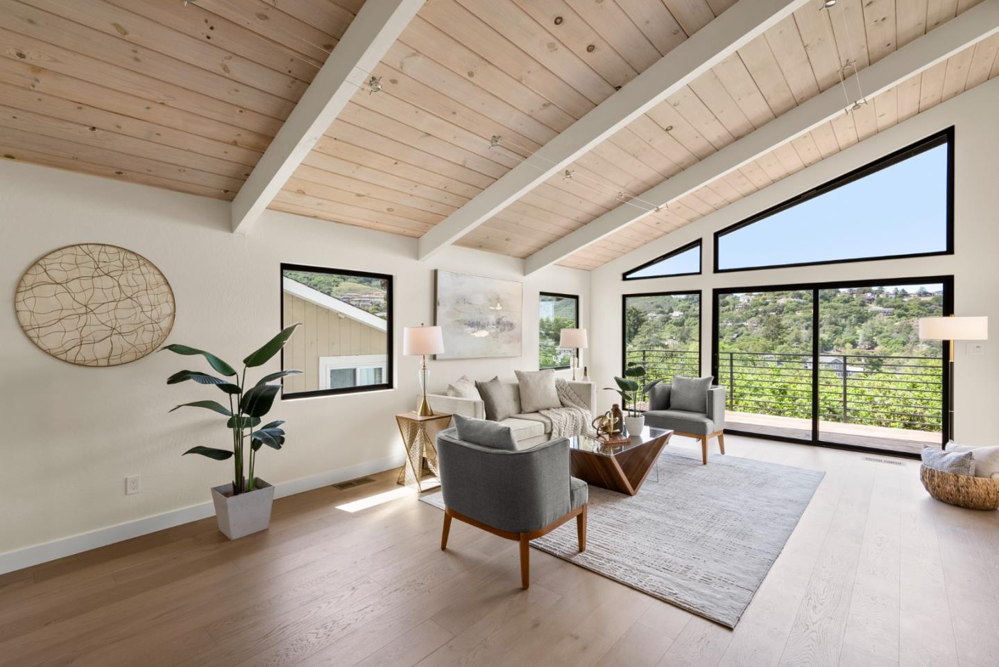 Detail Gallery Image 17 of 44 For 227 Winding Way, San Carlos,  CA 94070 - 4 Beds | 3 Baths
