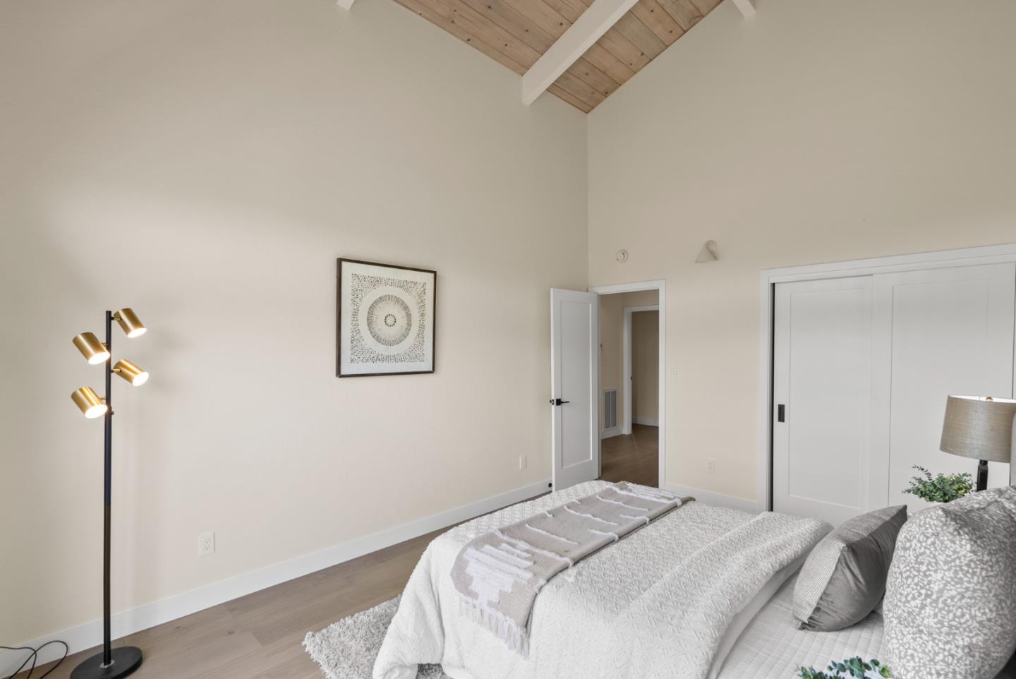 Detail Gallery Image 25 of 44 For 227 Winding Way, San Carlos,  CA 94070 - 4 Beds | 3 Baths