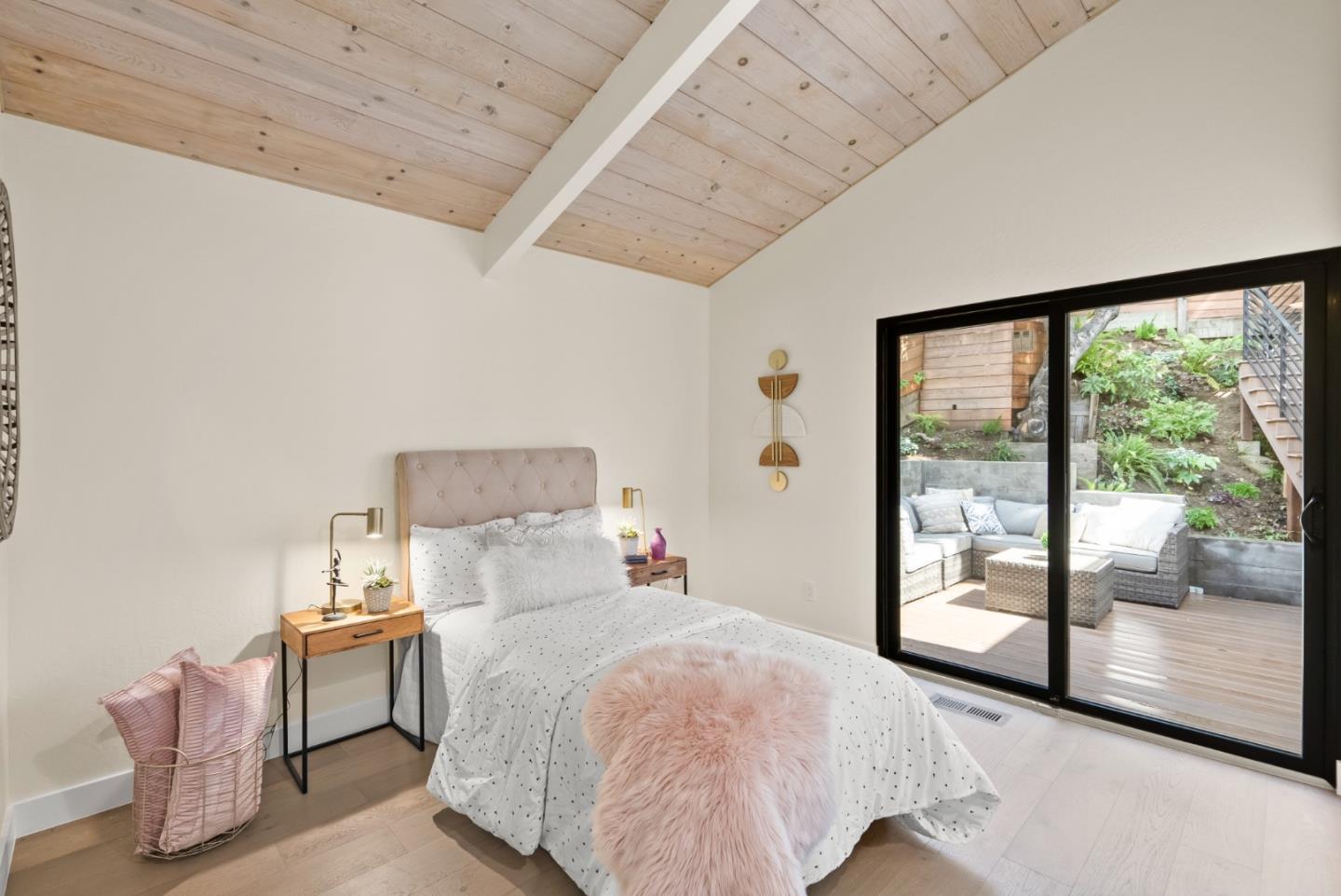 Detail Gallery Image 29 of 44 For 227 Winding Way, San Carlos,  CA 94070 - 4 Beds | 3 Baths