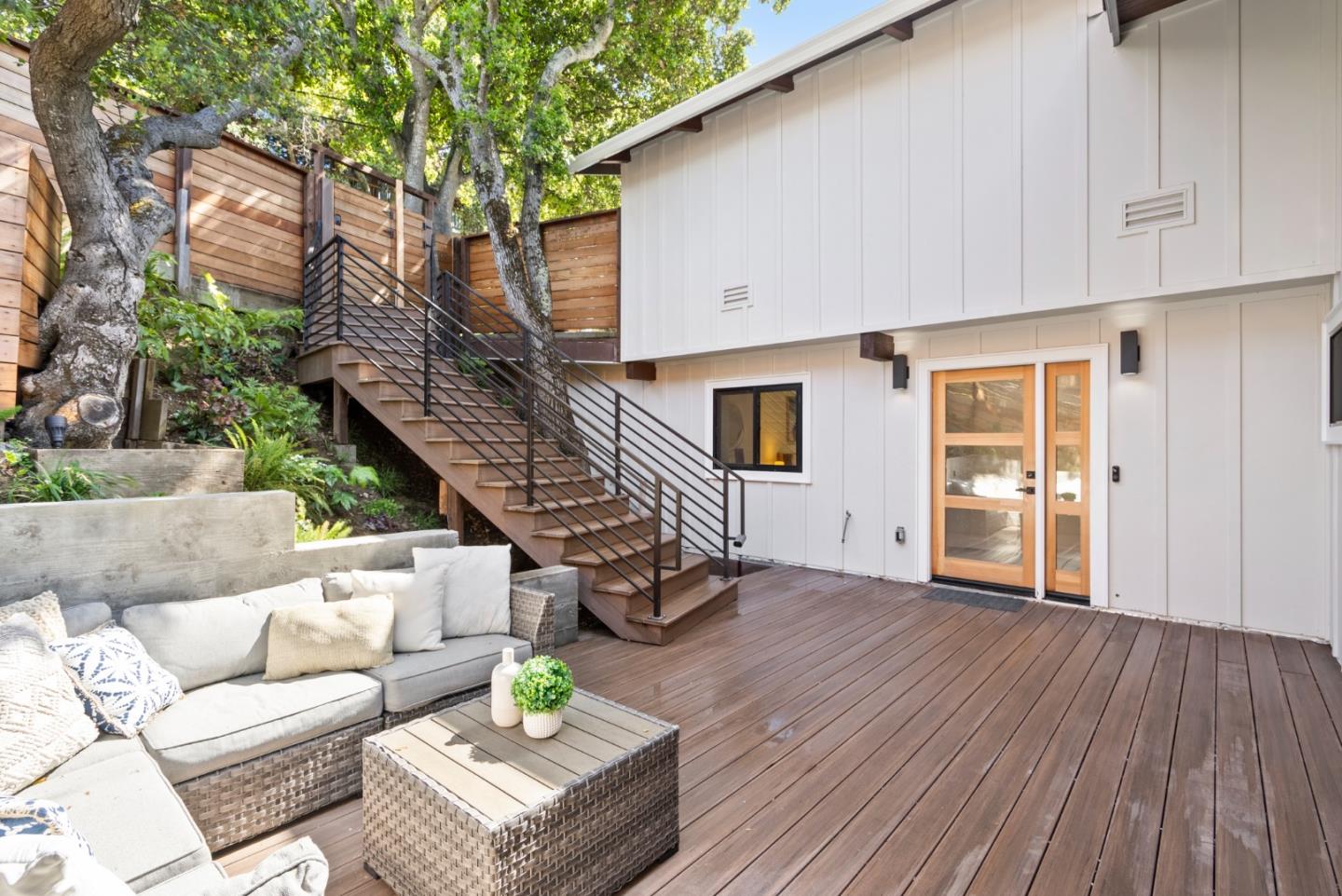 Detail Gallery Image 9 of 44 For 227 Winding Way, San Carlos,  CA 94070 - 4 Beds | 3 Baths