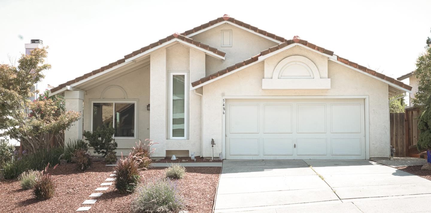 Detail Gallery Image 2 of 25 For 5486 Deer Run Dr, El Sobrante,  CA 94803 - 3 Beds | 2 Baths