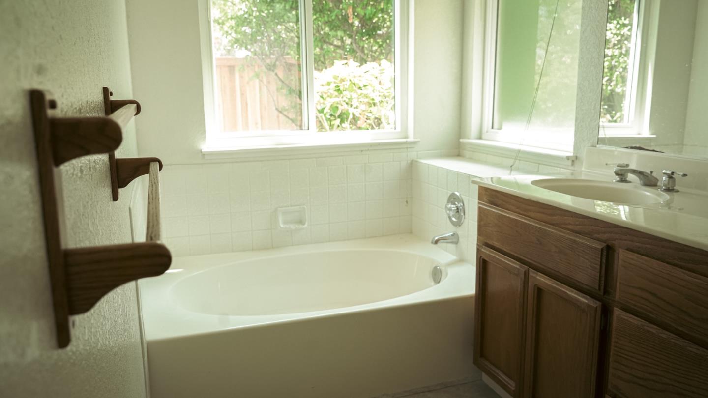 Detail Gallery Image 20 of 25 For 5486 Deer Run Dr, El Sobrante,  CA 94803 - 3 Beds | 2 Baths