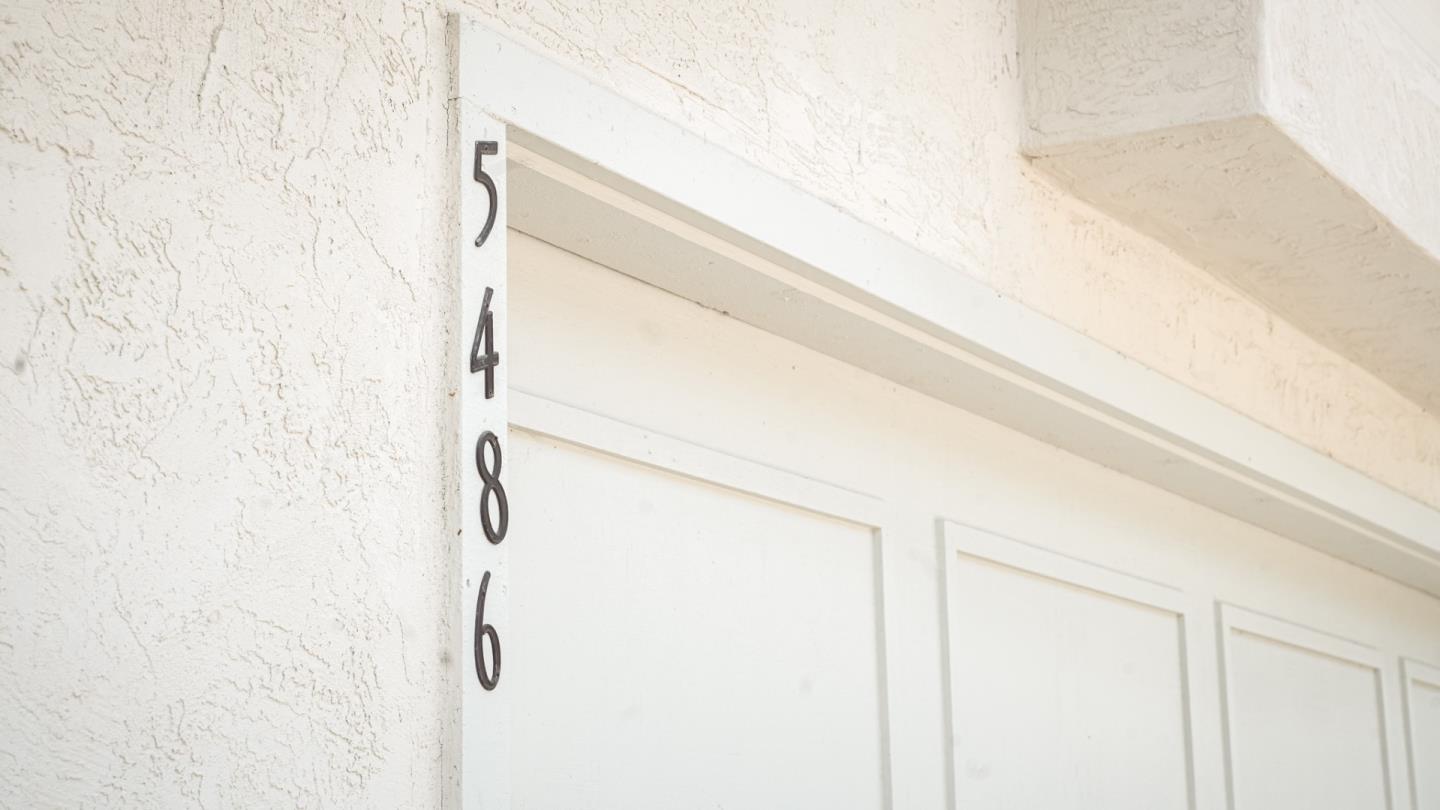 Detail Gallery Image 4 of 25 For 5486 Deer Run Dr, El Sobrante,  CA 94803 - 3 Beds | 2 Baths