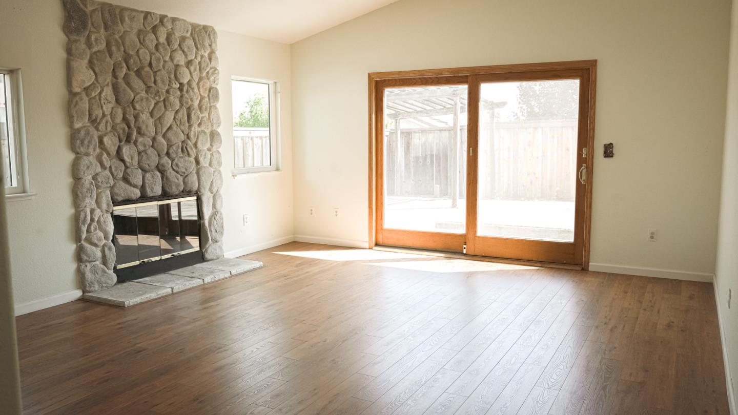 Detail Gallery Image 6 of 25 For 5486 Deer Run Dr, El Sobrante,  CA 94803 - 3 Beds | 2 Baths