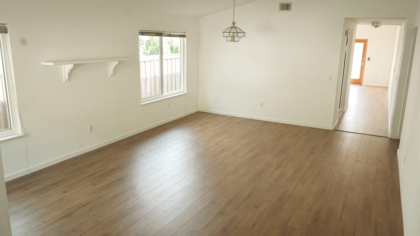 Detail Gallery Image 9 of 25 For 5486 Deer Run Dr, El Sobrante,  CA 94803 - 3 Beds | 2 Baths