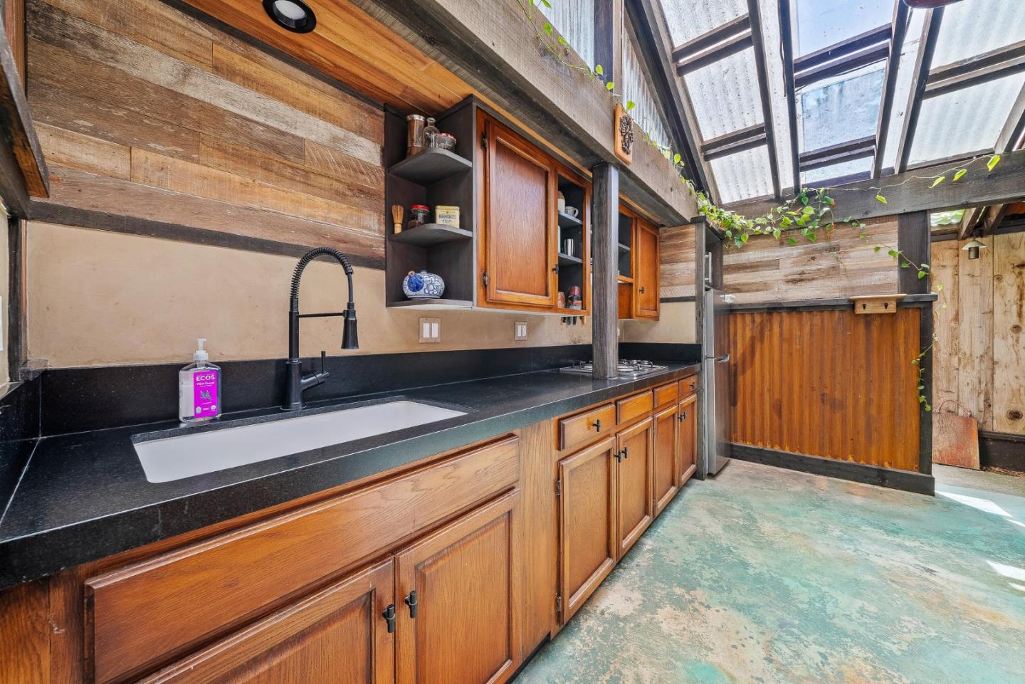 Detail Gallery Image 24 of 39 For 351 Oxford Way, Santa Cruz,  CA 95060 - 3 Beds | 2 Baths