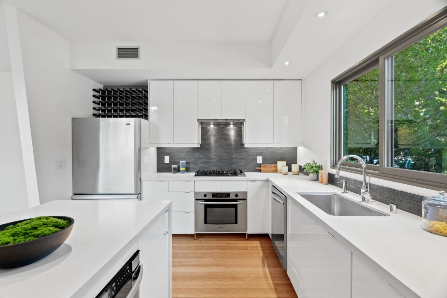 Detail Gallery Image 8 of 20 For 498 Fulton St, Palo Alto,  CA 94301 - 3 Beds | 2/1 Baths