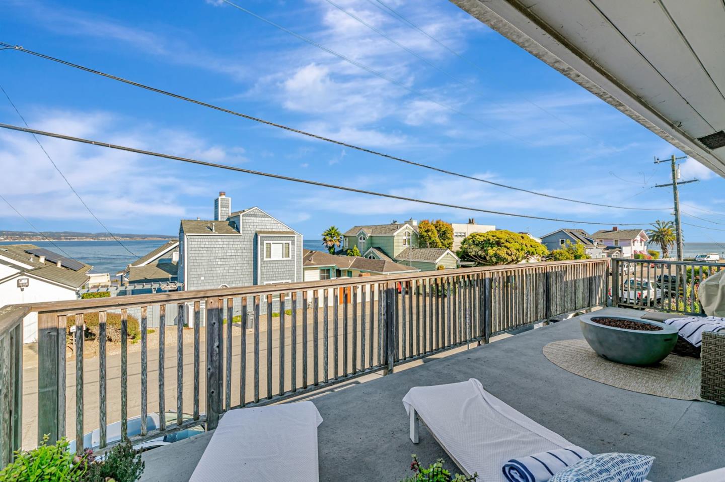 Detail Gallery Image 18 of 74 For 5080 Garnet St a,  Capitola,  CA 95010 - 6 Beds | 5 Baths