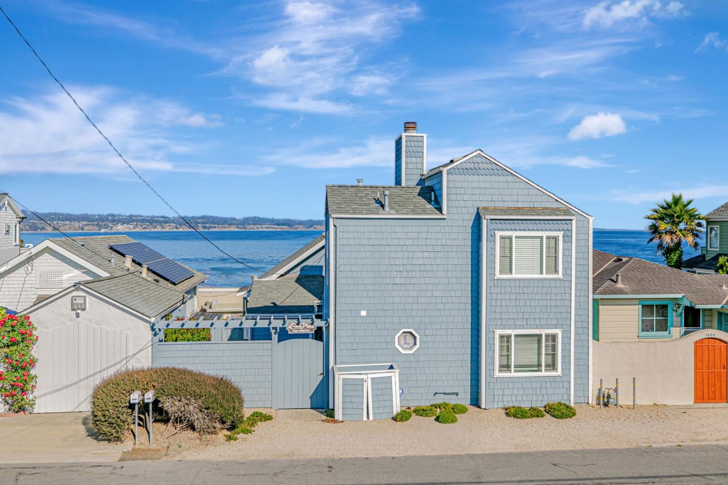 Detail Gallery Image 19 of 74 For 5080 Garnet St a,  Capitola,  CA 95010 - 6 Beds | 5 Baths