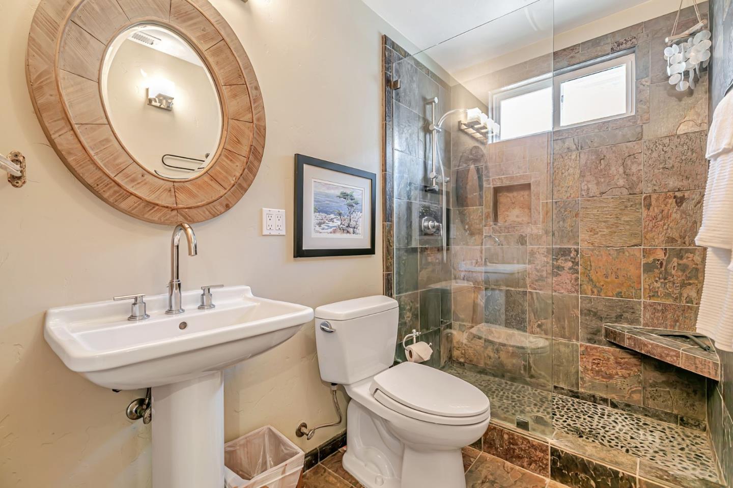 Detail Gallery Image 24 of 74 For 5080 Garnet St a,  Capitola,  CA 95010 - 6 Beds | 5 Baths
