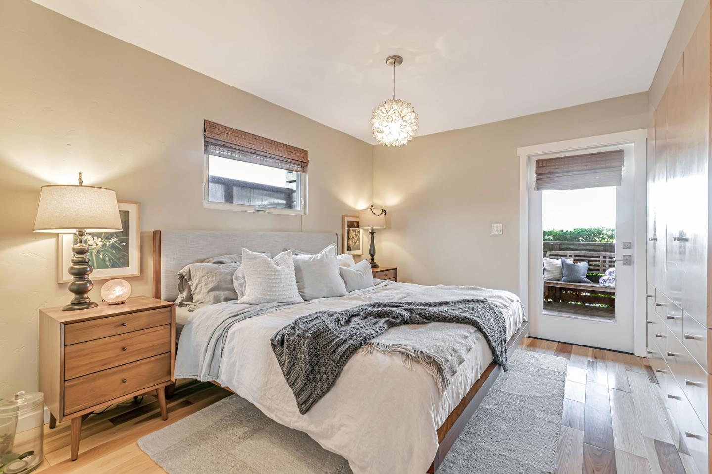 Detail Gallery Image 29 of 74 For 5080 Garnet St a,  Capitola,  CA 95010 - 6 Beds | 5 Baths