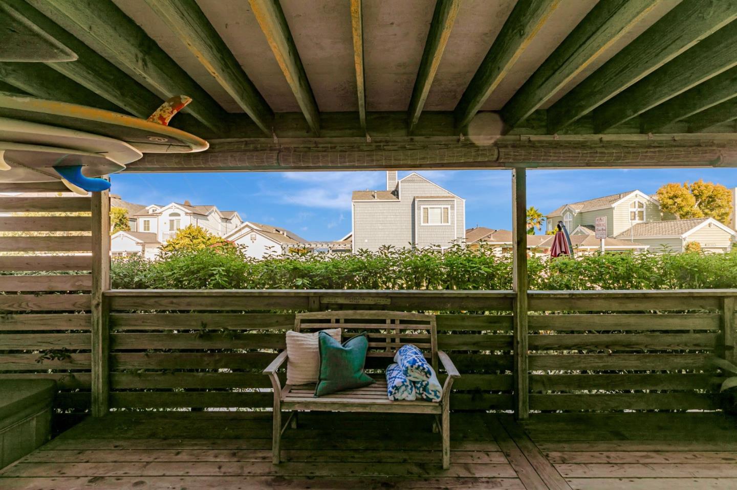 Detail Gallery Image 30 of 74 For 5080 Garnet St a,  Capitola,  CA 95010 - 6 Beds | 5 Baths