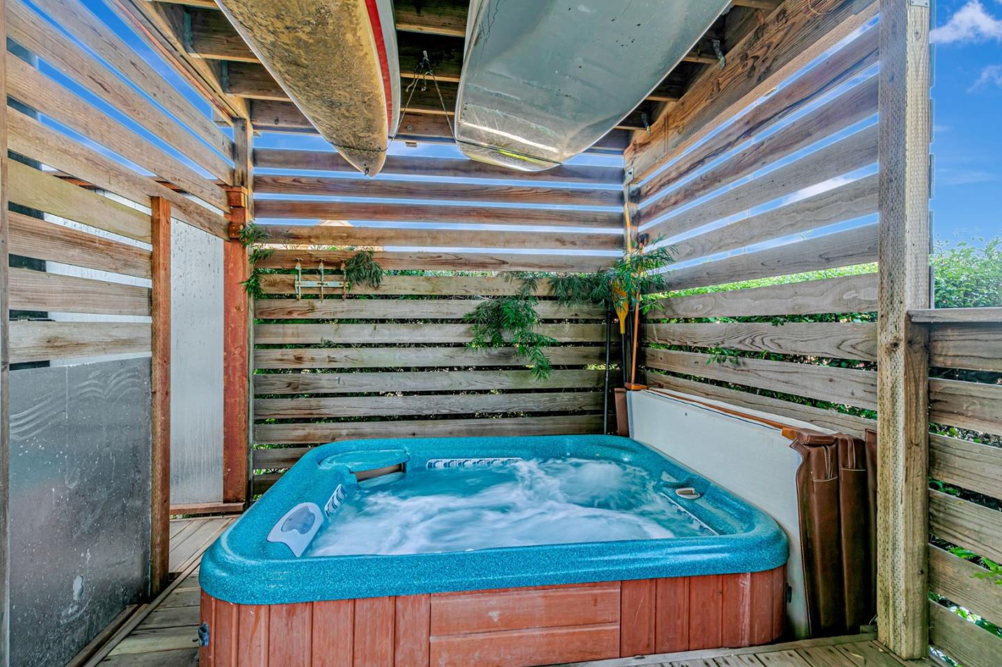Detail Gallery Image 32 of 74 For 5080 Garnet St a,  Capitola,  CA 95010 - 6 Beds | 5 Baths
