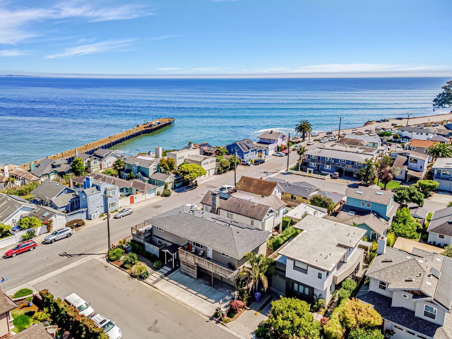 Detail Gallery Image 71 of 74 For 5080 Garnet St a,  Capitola,  CA 95010 - 6 Beds | 5 Baths