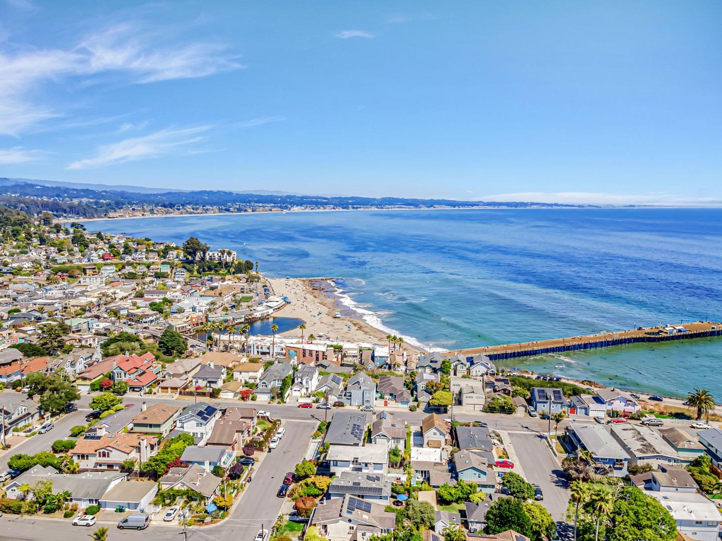 Detail Gallery Image 72 of 74 For 5080 Garnet St a,  Capitola,  CA 95010 - 6 Beds | 5 Baths