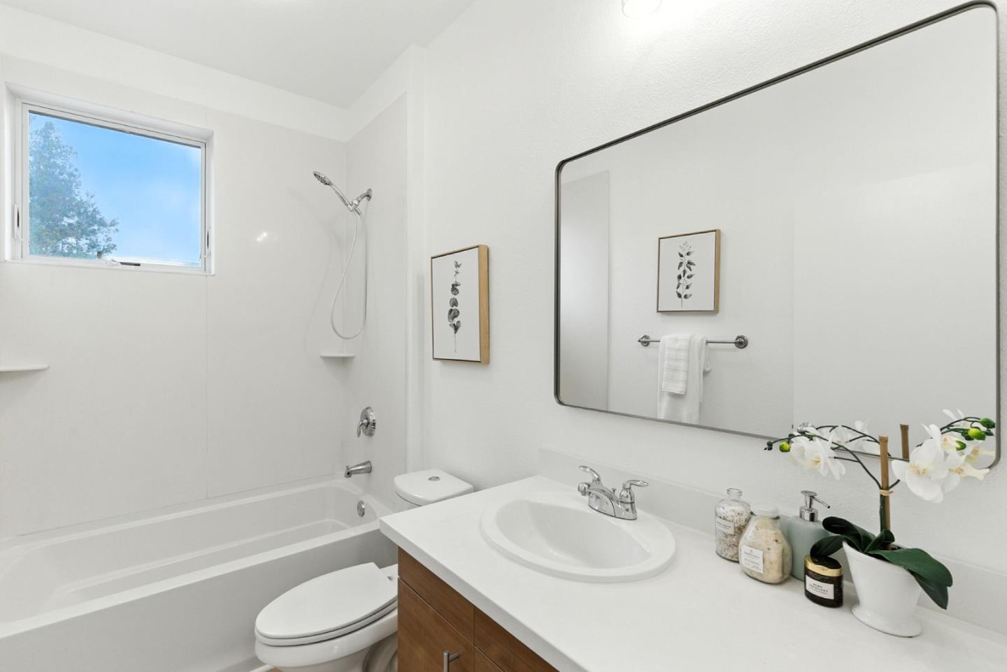 Detail Gallery Image 11 of 28 For 866 Altaire Walk, Palo Alto,  CA 94303 - 3 Beds | 2/1 Baths