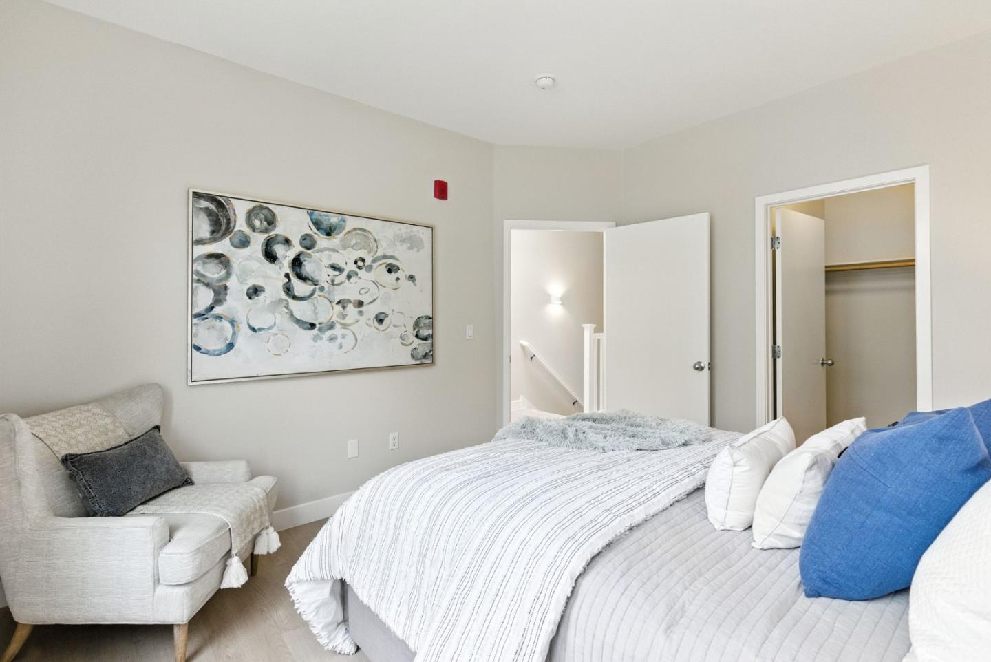 Detail Gallery Image 13 of 28 For 866 Altaire Walk, Palo Alto,  CA 94303 - 3 Beds | 2/1 Baths