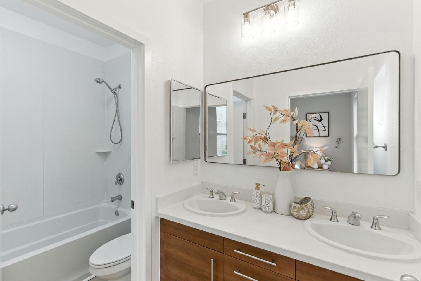 Detail Gallery Image 16 of 28 For 866 Altaire Walk, Palo Alto,  CA 94303 - 3 Beds | 2/1 Baths