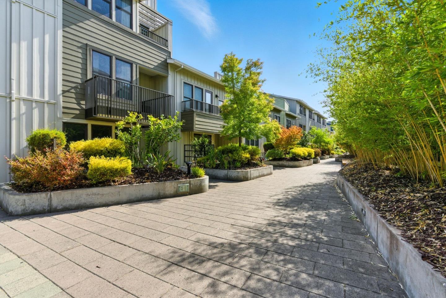 Detail Gallery Image 25 of 28 For 866 Altaire Walk, Palo Alto,  CA 94303 - 3 Beds | 2/1 Baths