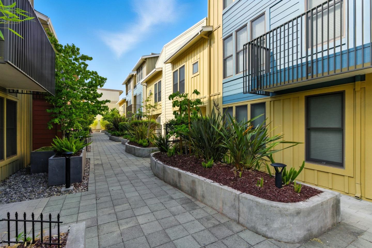 Detail Gallery Image 26 of 28 For 866 Altaire Walk, Palo Alto,  CA 94303 - 3 Beds | 2/1 Baths