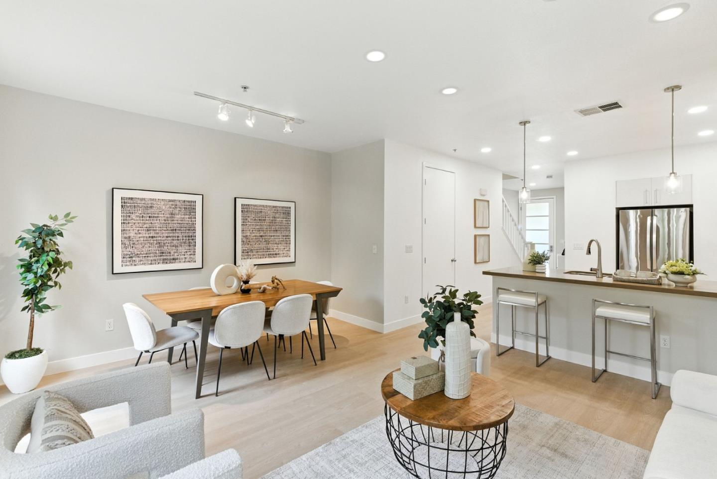 Detail Gallery Image 5 of 28 For 866 Altaire Walk, Palo Alto,  CA 94303 - 3 Beds | 2/1 Baths
