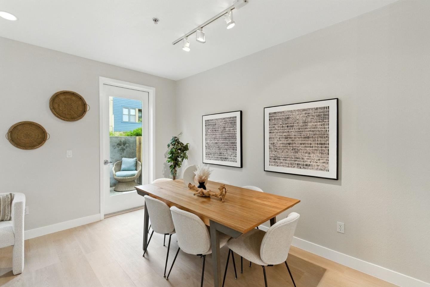 Detail Gallery Image 7 of 28 For 866 Altaire Walk, Palo Alto,  CA 94303 - 3 Beds | 2/1 Baths