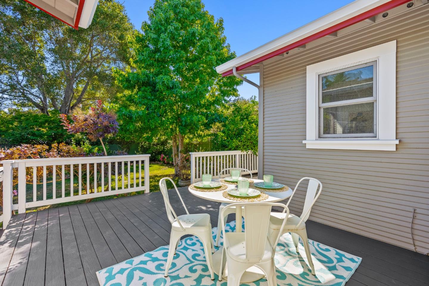 Detail Gallery Image 10 of 52 For 1719 Bay St, Santa Cruz,  CA 95060 - 2 Beds | 1/1 Baths