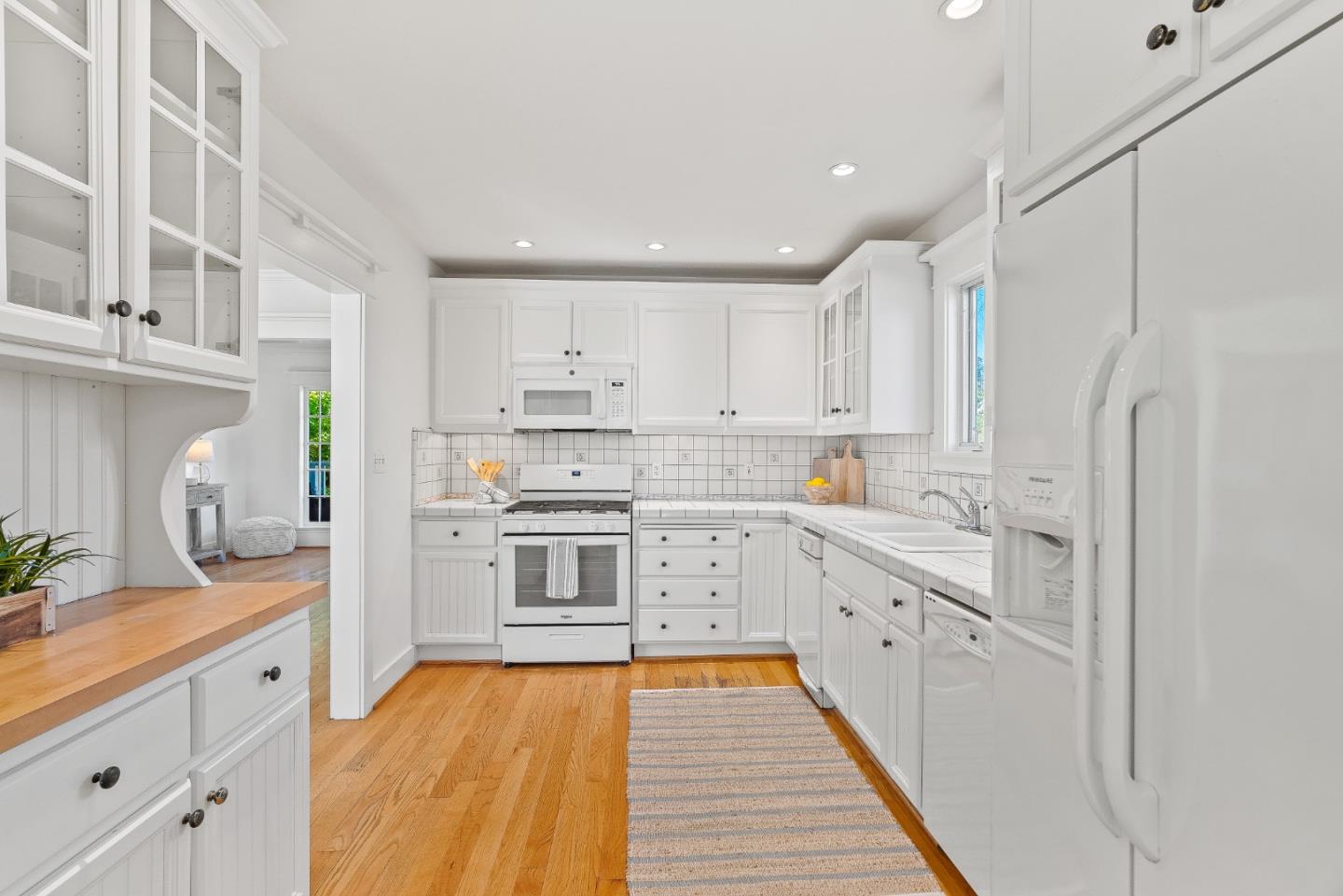 Detail Gallery Image 21 of 52 For 1719 Bay St, Santa Cruz,  CA 95060 - 2 Beds | 1/1 Baths