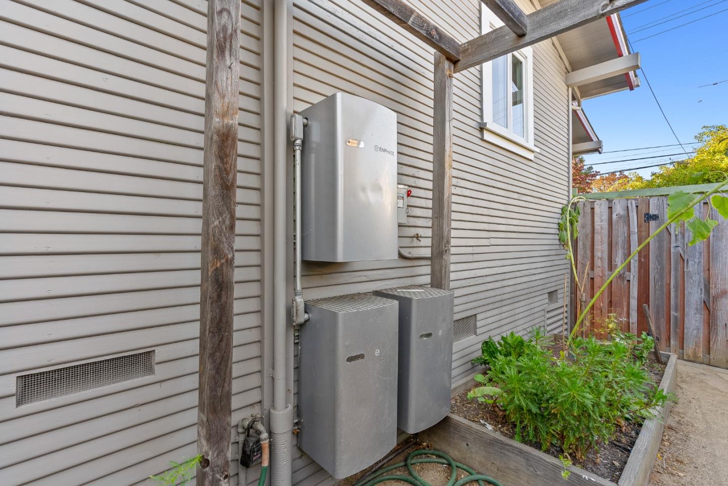 Detail Gallery Image 31 of 52 For 1719 Bay St, Santa Cruz,  CA 95060 - 2 Beds | 1/1 Baths