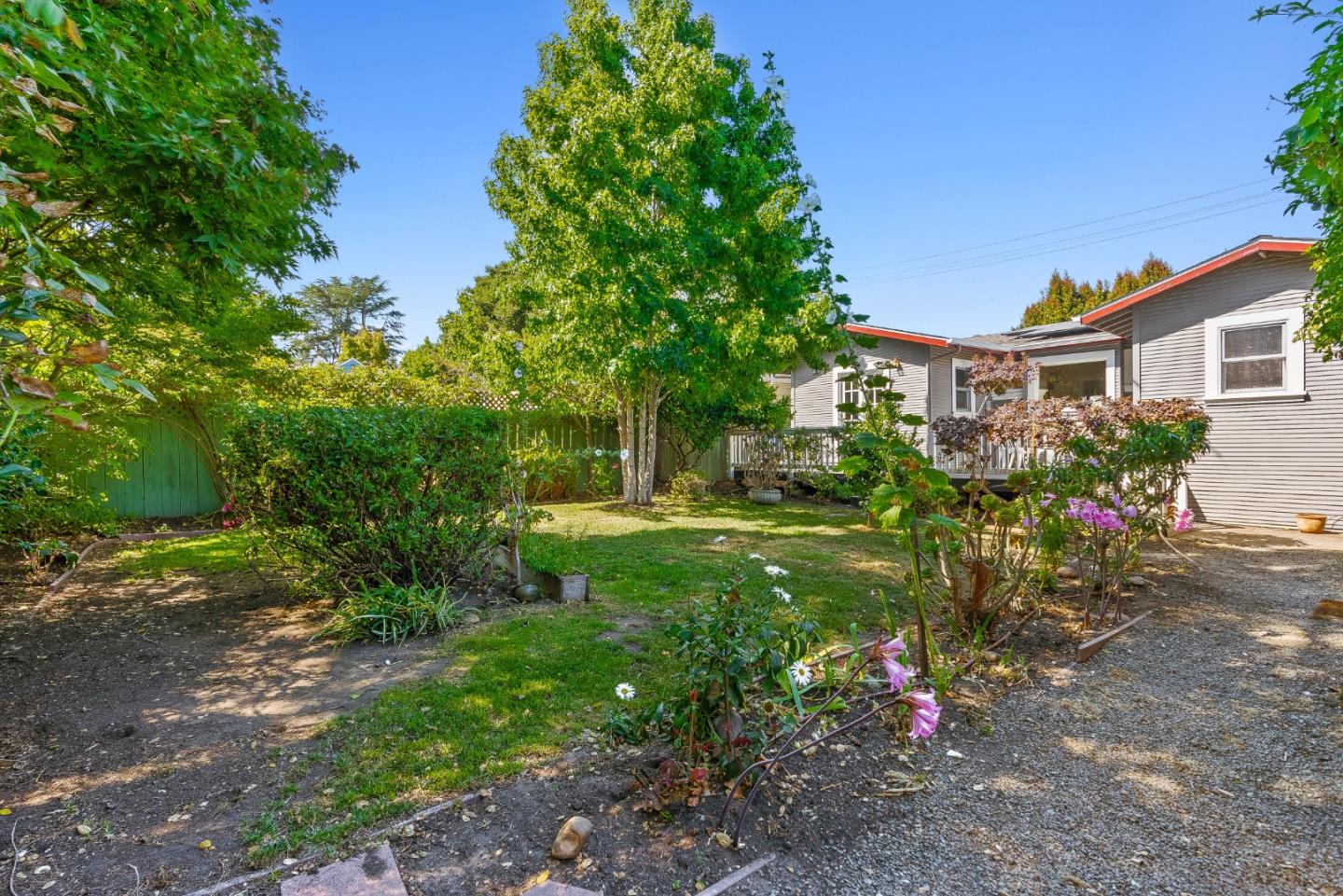 Detail Gallery Image 35 of 52 For 1719 Bay St, Santa Cruz,  CA 95060 - 2 Beds | 1/1 Baths