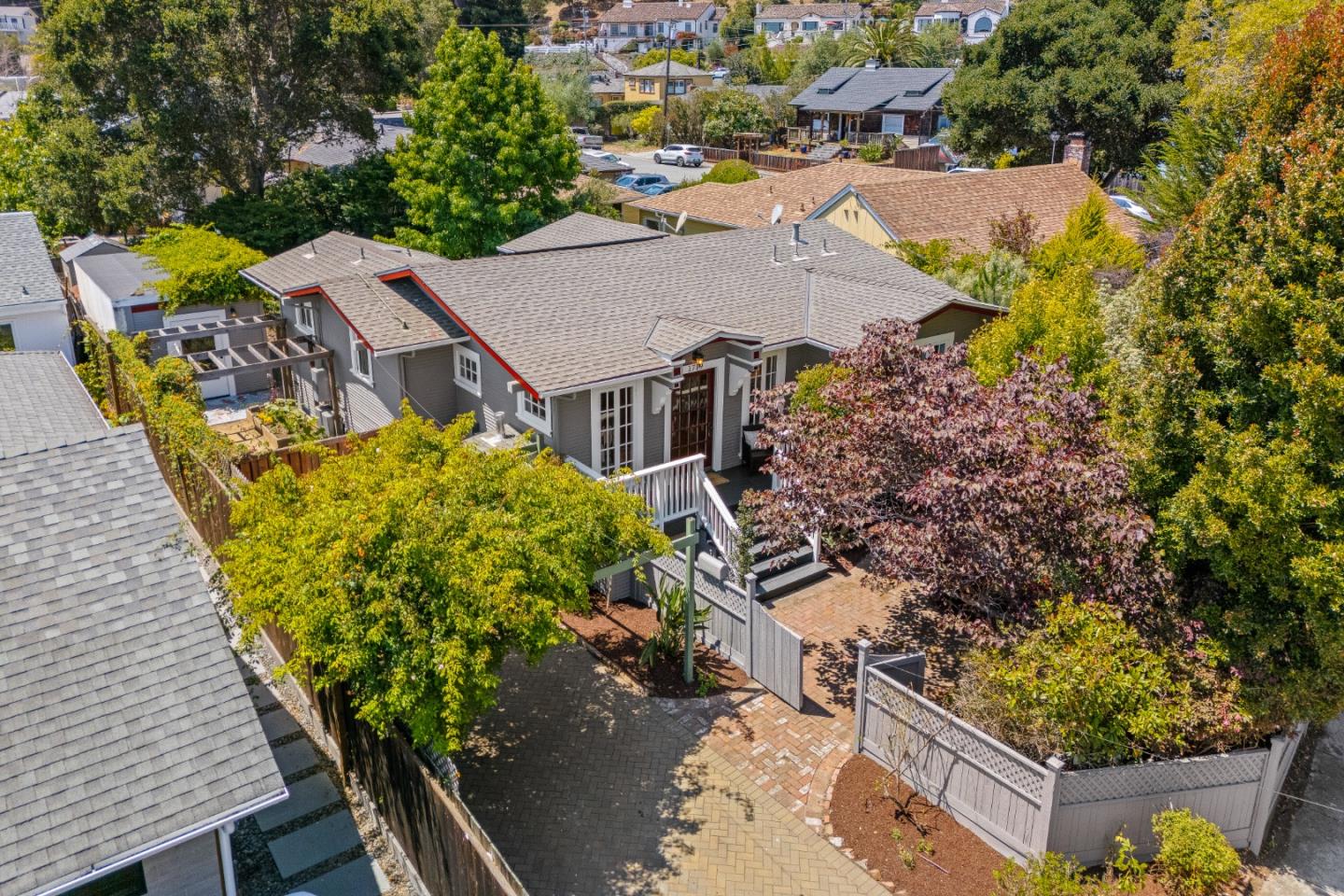 Detail Gallery Image 38 of 52 For 1719 Bay St, Santa Cruz,  CA 95060 - 2 Beds | 1/1 Baths