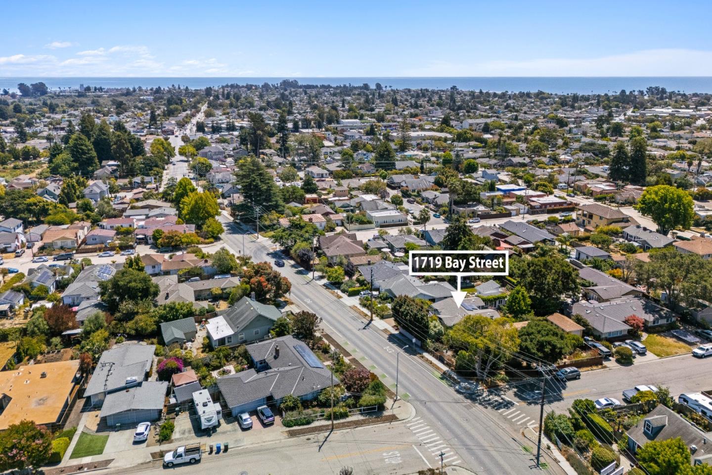 Detail Gallery Image 44 of 52 For 1719 Bay St, Santa Cruz,  CA 95060 - 2 Beds | 1/1 Baths