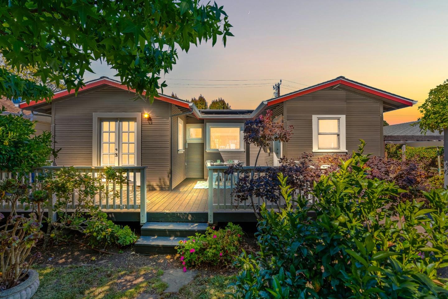 Detail Gallery Image 49 of 52 For 1719 Bay St, Santa Cruz,  CA 95060 - 2 Beds | 1/1 Baths