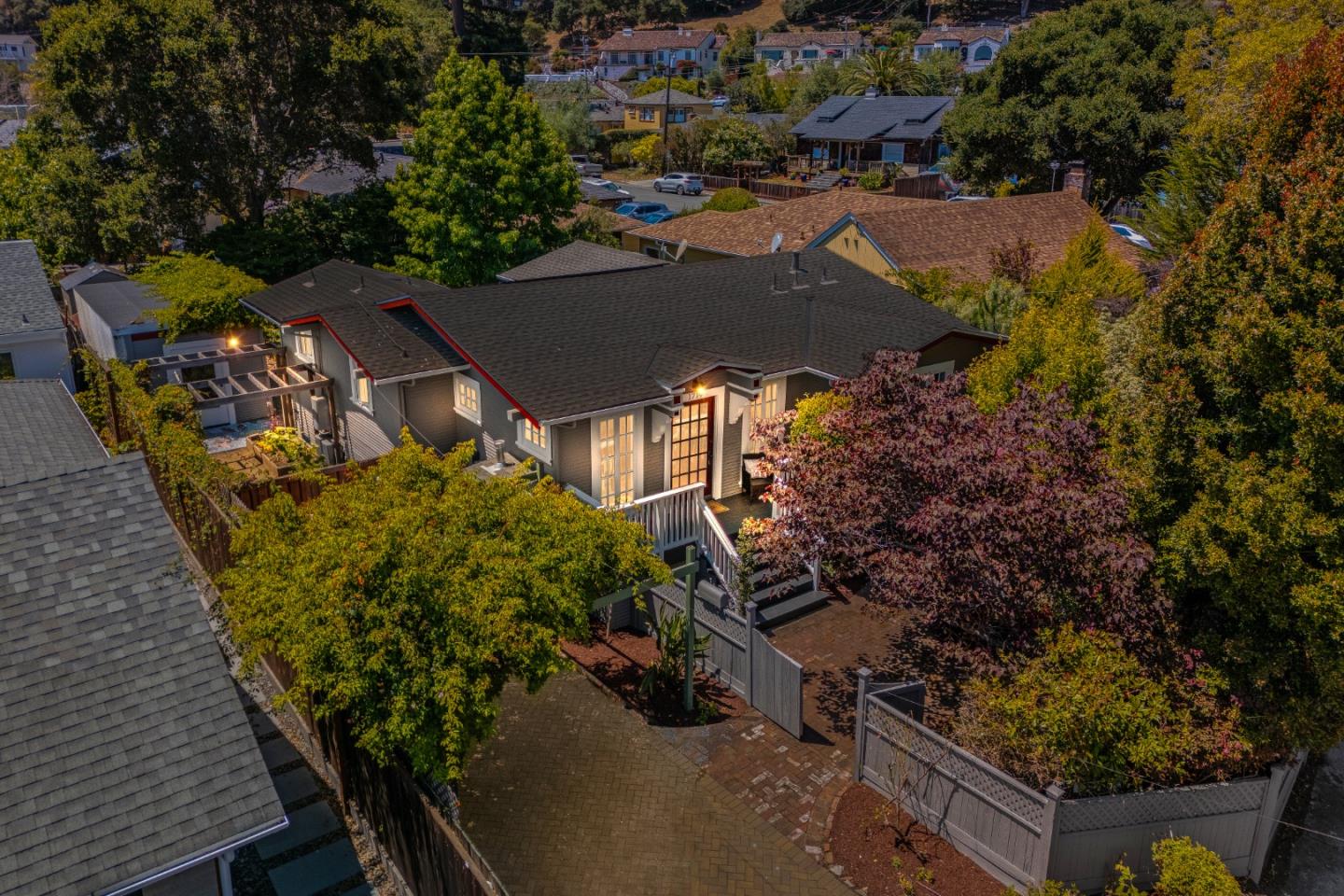 Detail Gallery Image 51 of 52 For 1719 Bay St, Santa Cruz,  CA 95060 - 2 Beds | 1/1 Baths
