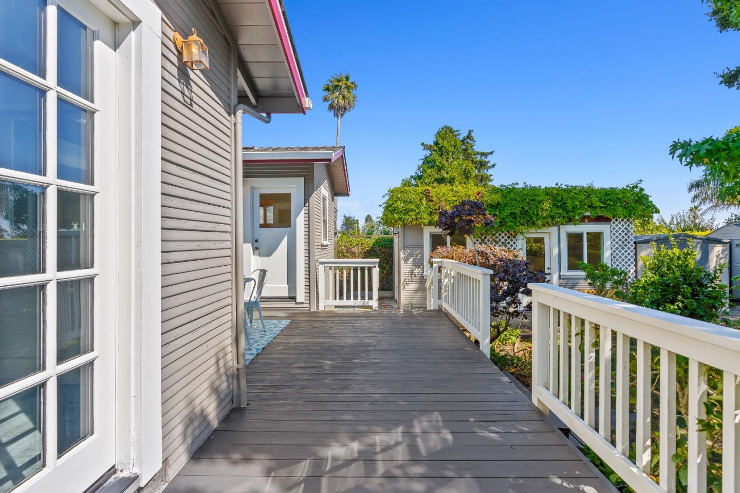 Detail Gallery Image 8 of 52 For 1719 Bay St, Santa Cruz,  CA 95060 - 2 Beds | 1/1 Baths